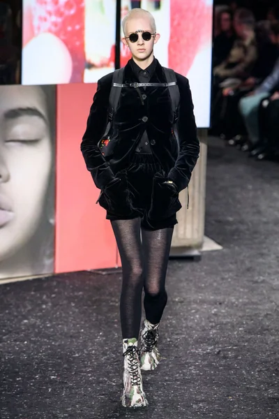 Look 38